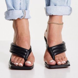 ASOS DESIGN HERRING toe thong sandal